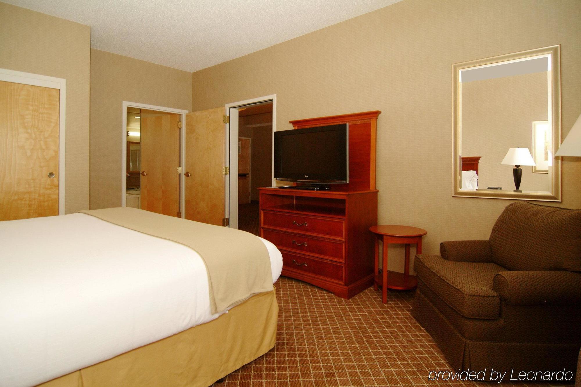 Holiday Inn Express Hotel & Suites Cedar Rapids I-380 At 33Rd Avenue, An Ihg Hotel Rum bild
