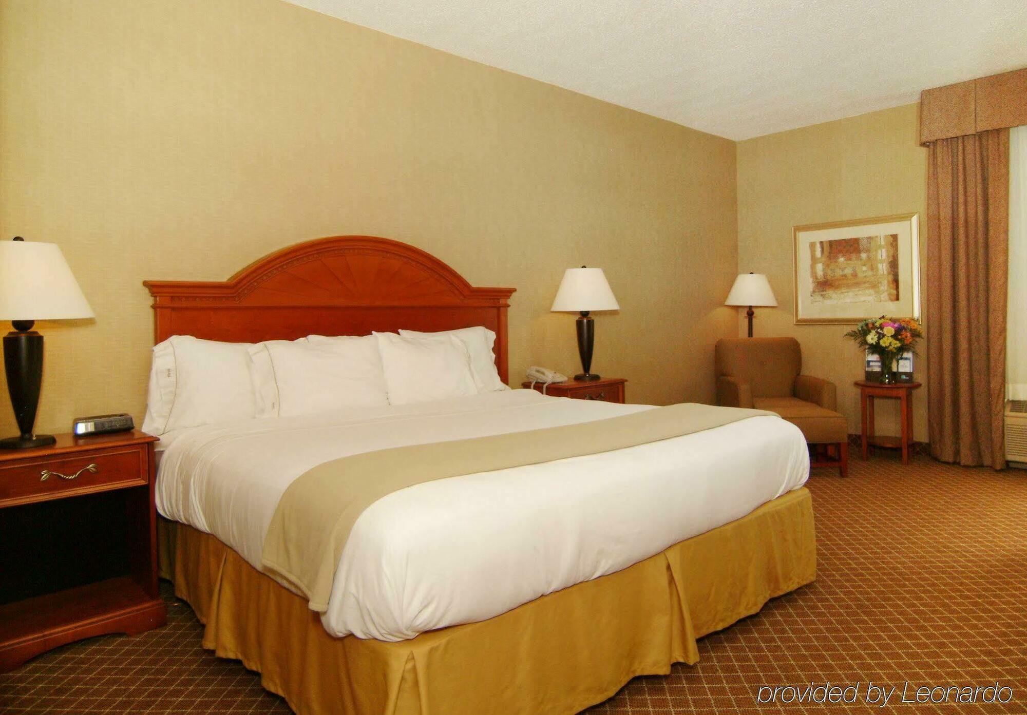 Holiday Inn Express Hotel & Suites Cedar Rapids I-380 At 33Rd Avenue, An Ihg Hotel Exteriör bild